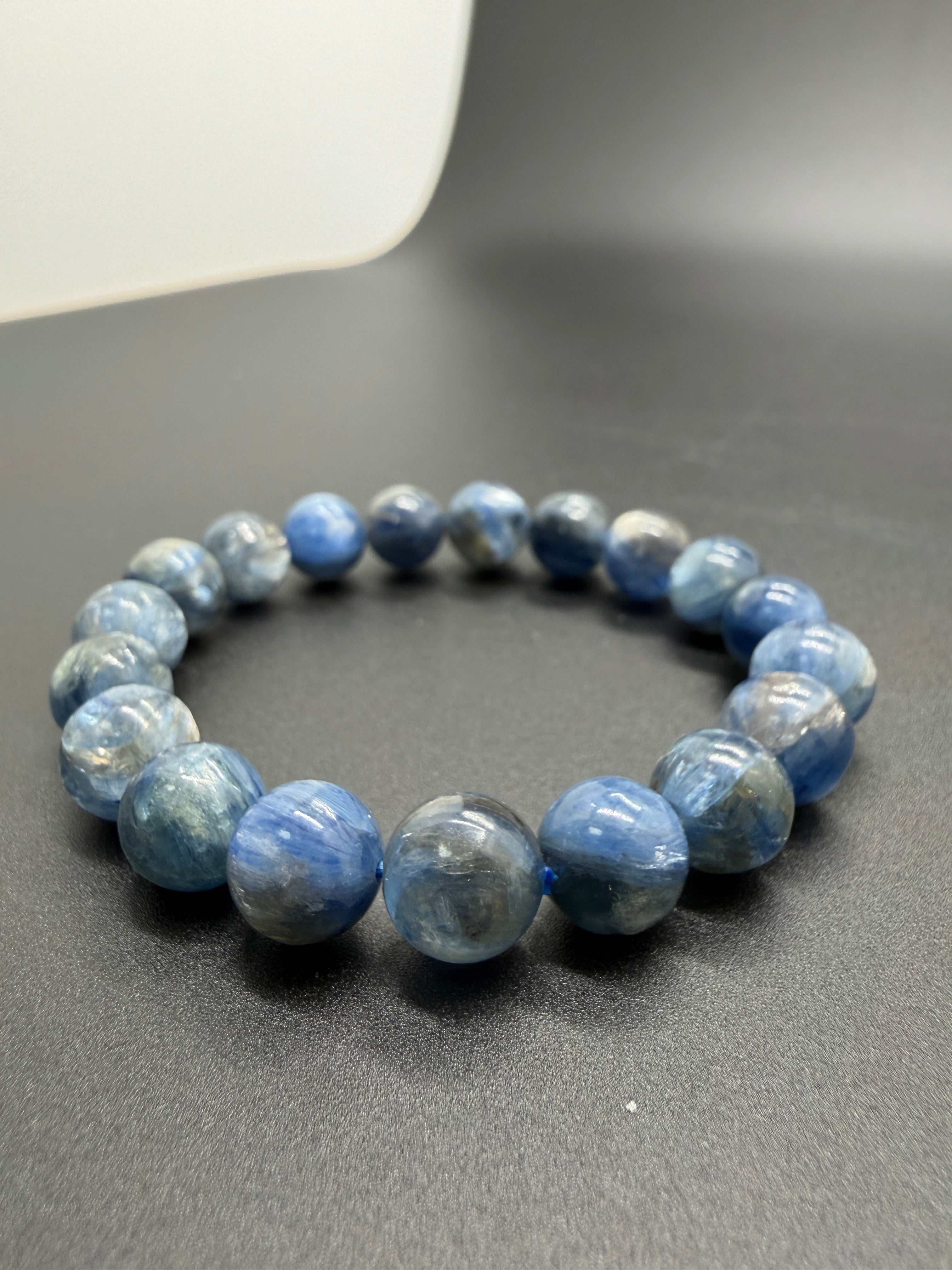 黃金祖母共生藍晶 (9.4mm)