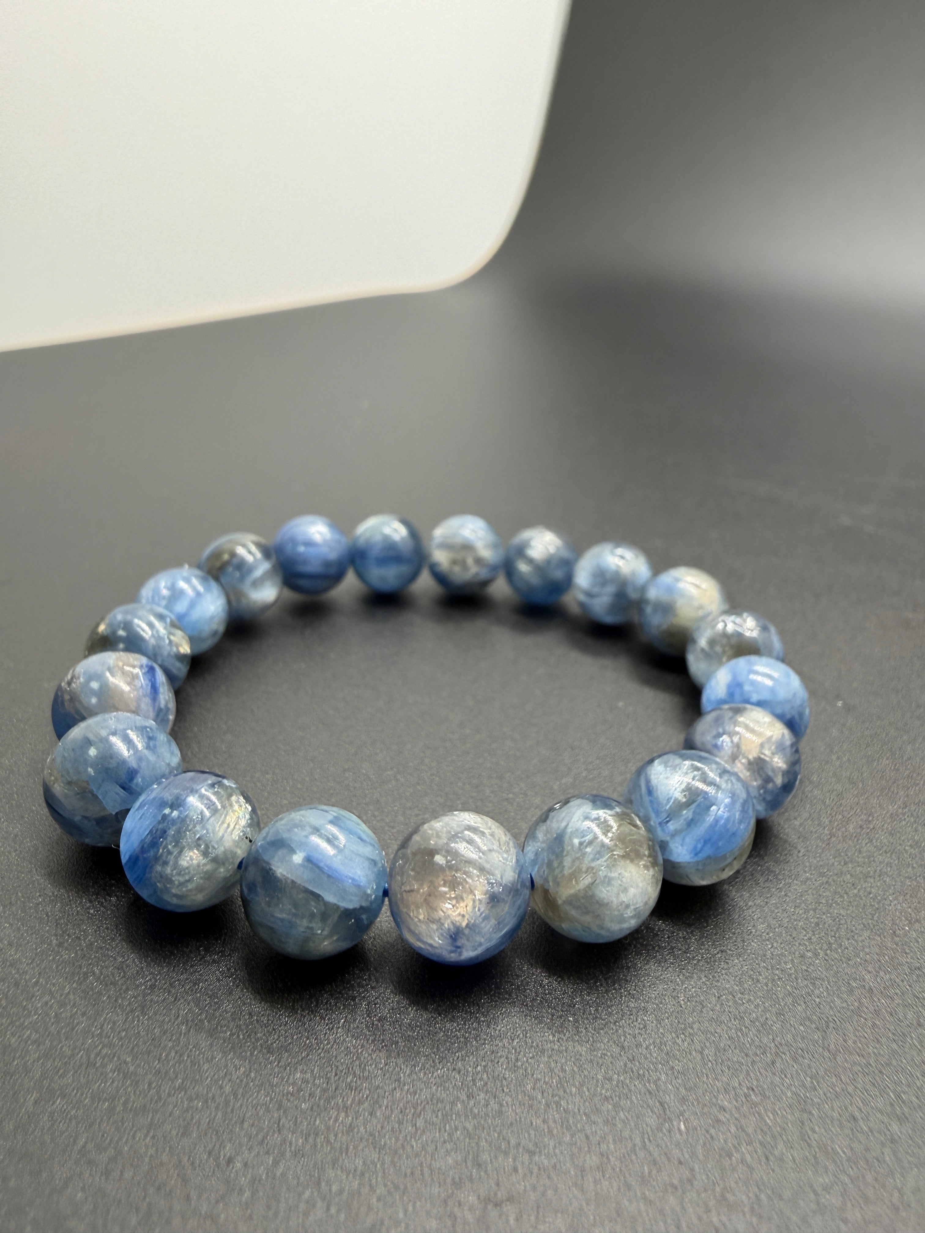 黃金祖母共生藍晶 (9.4mm)