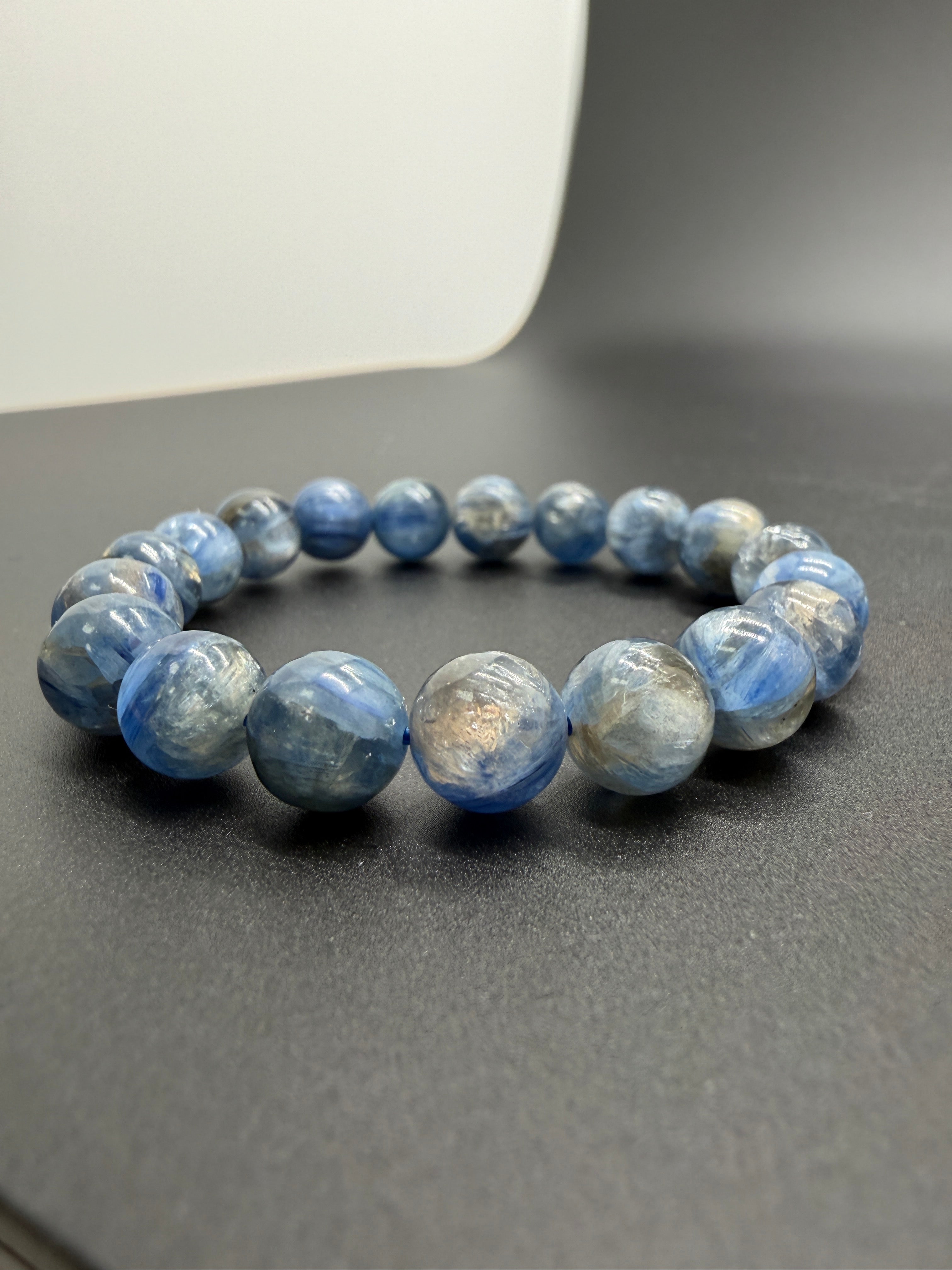 黃金祖母共生藍晶 (9.4mm)