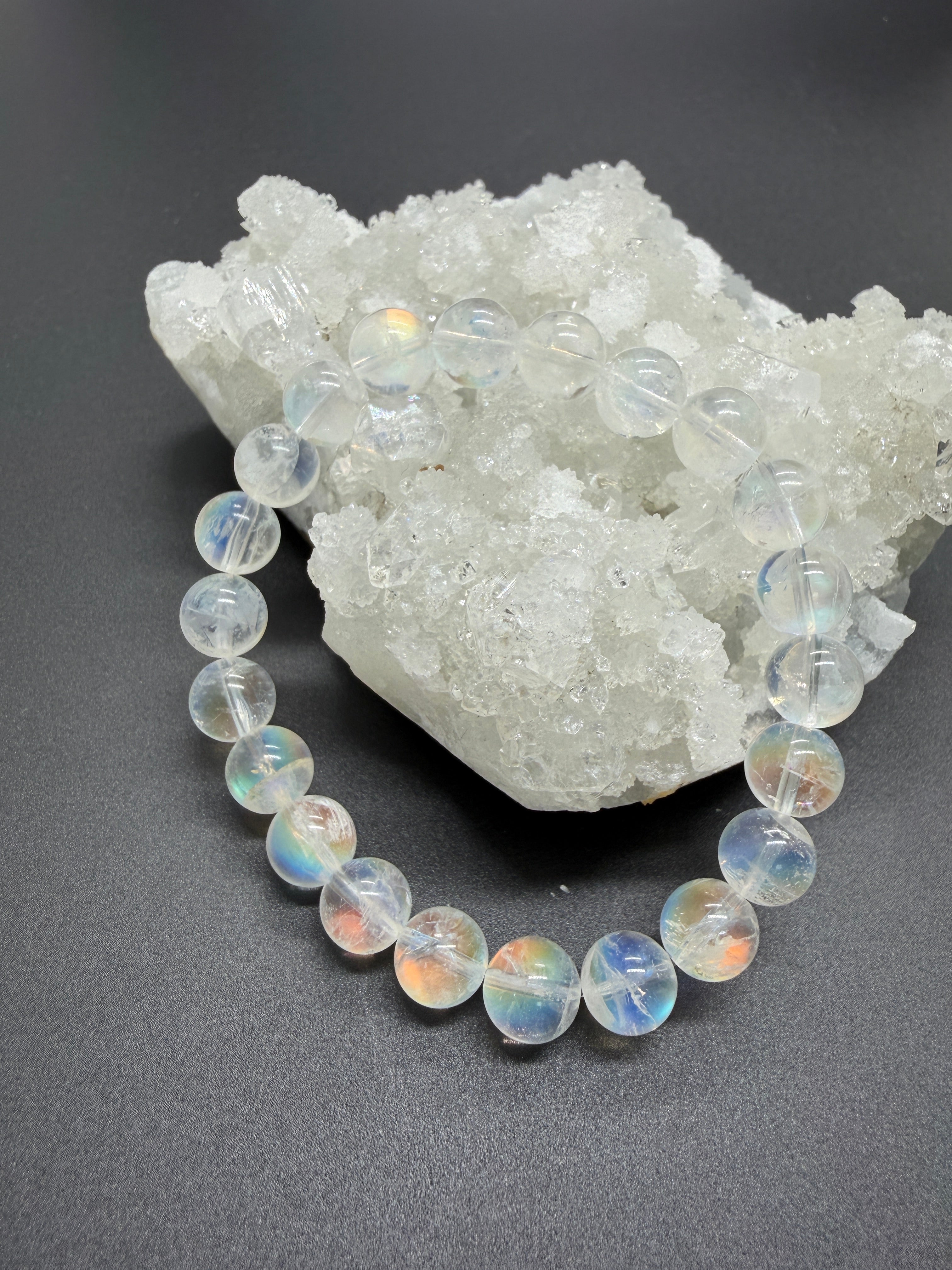 高品馬島月亮石 (8.3mm)