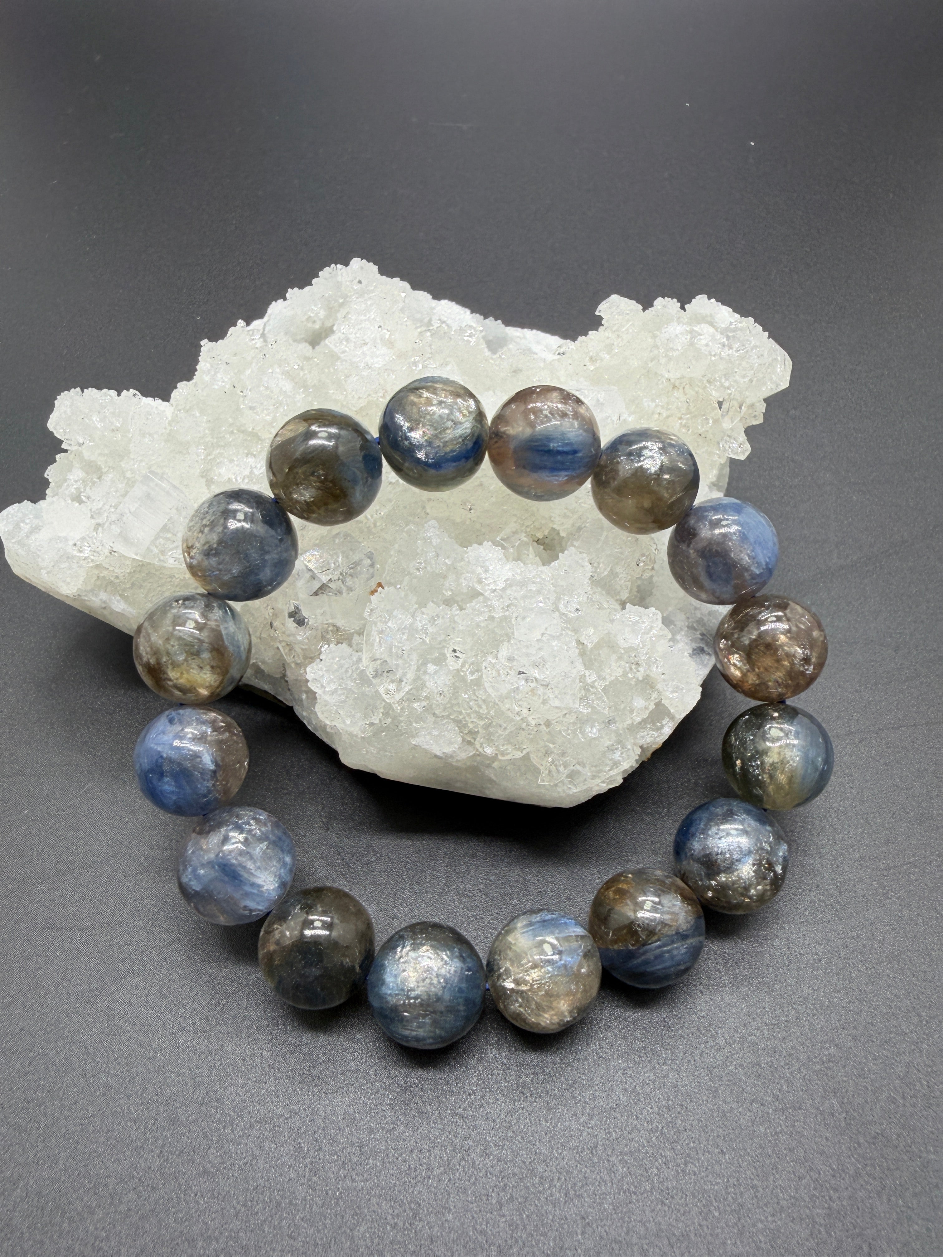 稀有黃金祖母共生藍晶 (12.3mm)