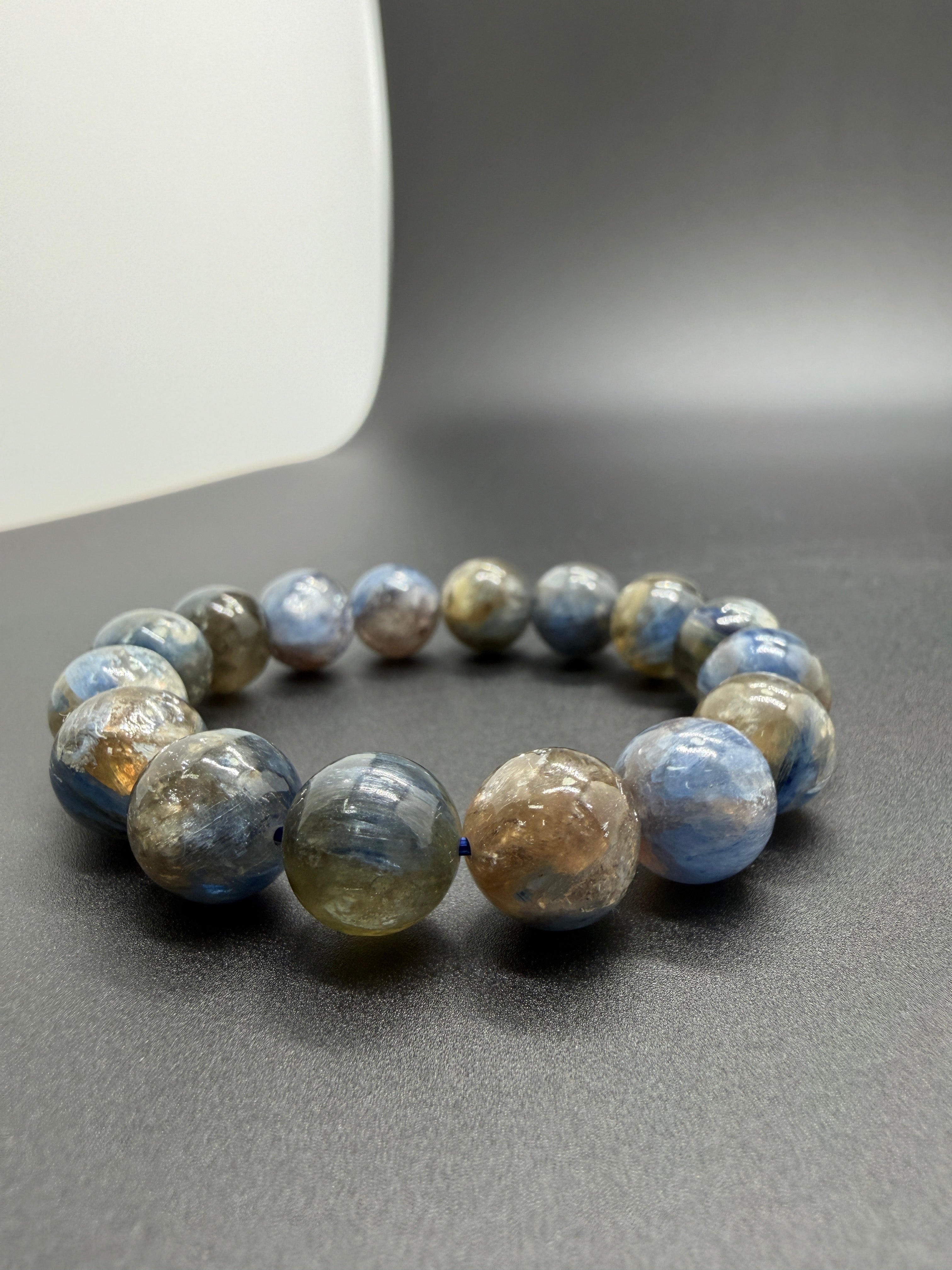 稀有黃金祖母共生藍晶 (12.3mm)