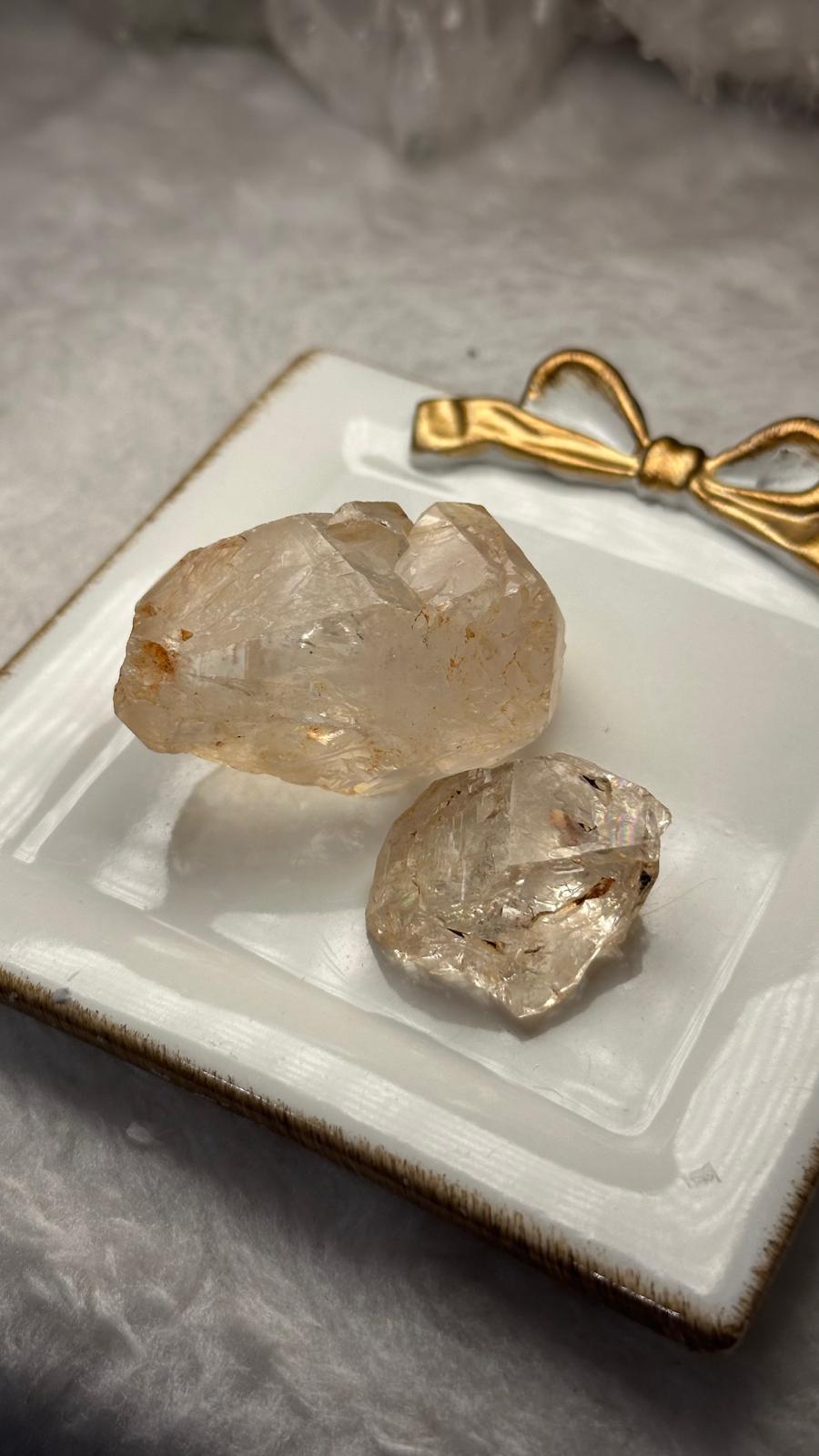 紅泥油膽閃靈鑽碎石 (約100g)